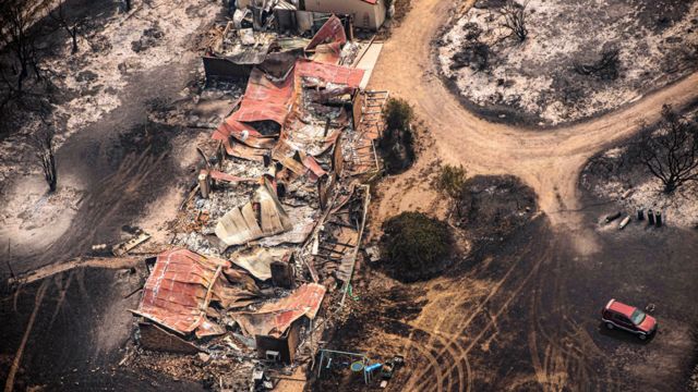 Casas destruídas em East Gippsland, em Victoria
