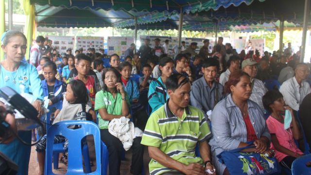 Burmese Refugees come back to Burma from Thailand