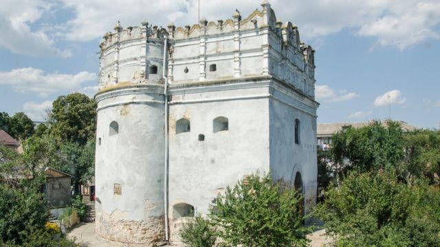 Луцька башта насправді в Острозі
