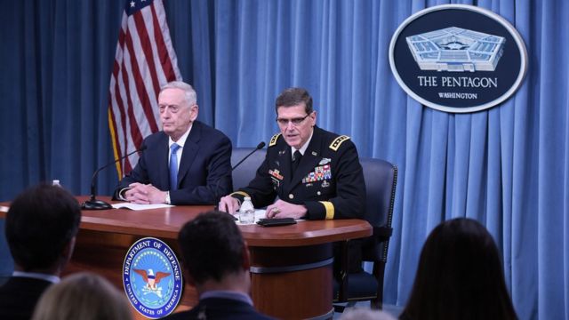 ABD Savunma Bakanı James Mattis (solda) ve ABD Merkez Kuvetler Komutanı Joseph Votel