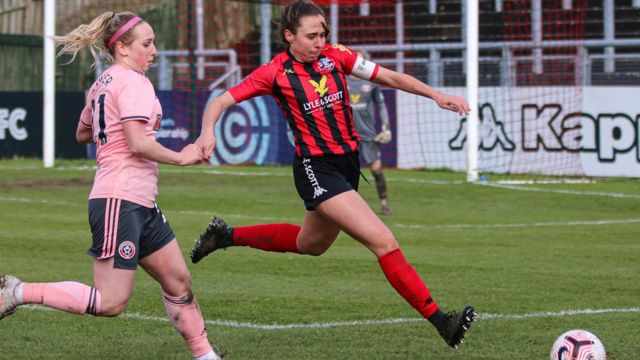 Lewes: English semi-pro club to pay men and women the same - BBC Sport