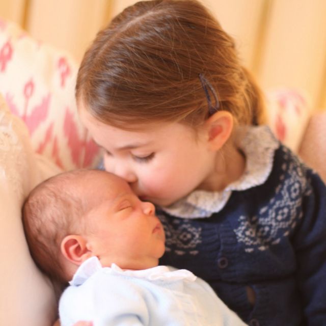 El príncipe Louis y la princesa Charlotte