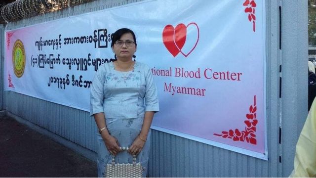 မေလက အကြိမ် ၉၀ မြောက် သွေးလှူဒါန်းခဲ့သူ ကထိက ဒေါက်တာရီရီရွှေ