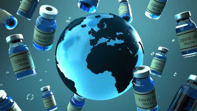 Ilustração do globo terrestre cercado de vacinas