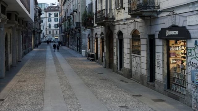 मिलान में खाली पड़ी सड़कें