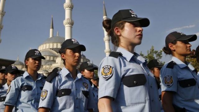 तुर्क महिला पुलिस