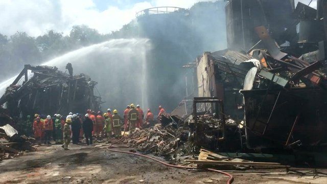 In pictures: Bosley mill blast 'scene of devastation' - BBC News