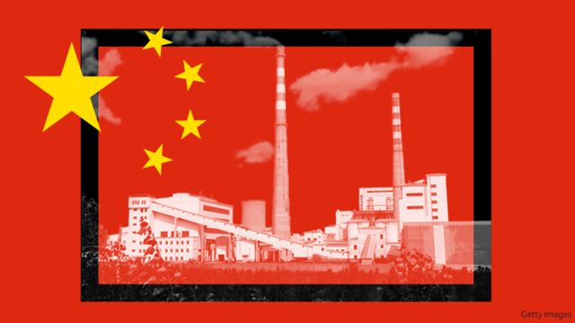 Bandeira da China com usina de carvão