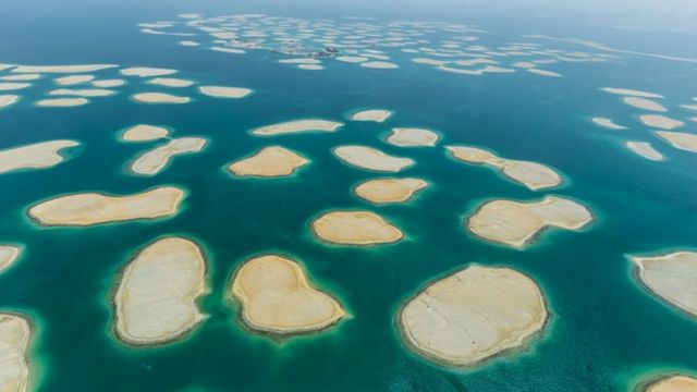 Una vista aérea de las islas The World ("El Mundo") en Dubái, Emiratos Árabes Unidos.