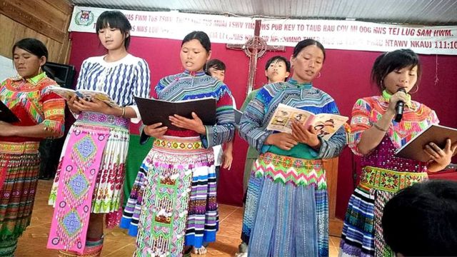 Phụ nữ H\'Mông làm biến đổi tôn giáo vùng cao Việt Nam - BBC News ...