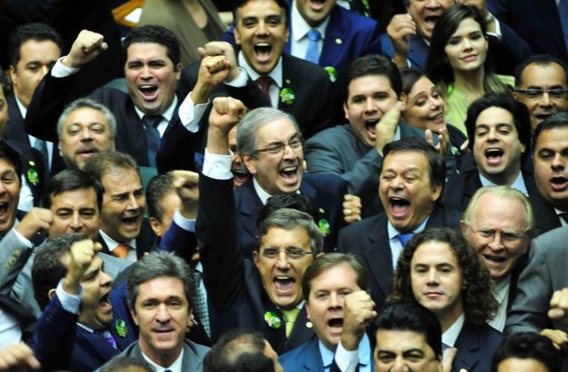 Aliados comemoram com Eduardo Cunha a eleição à Presidência da Câmara em 2015