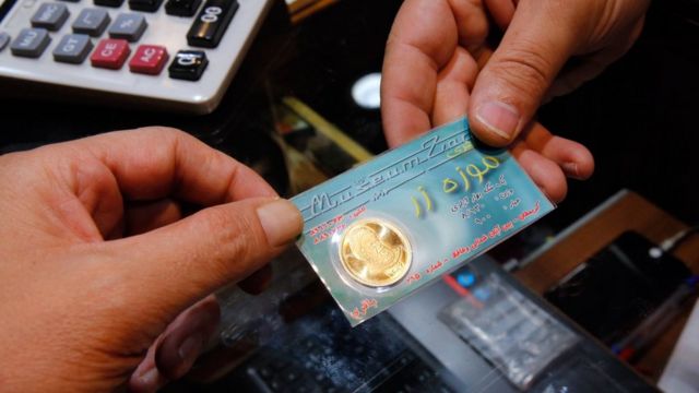 تسارع شراء الإيرانيين للذهب منذ انسحاب الولايات المتحدة من الاتفاق النووي