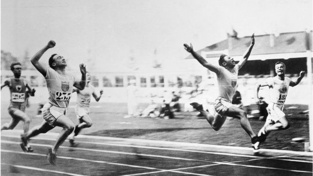 Una competencia de atletismo en Amberes 1920