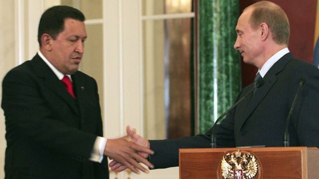 Hugo Chávez (izquierda) y Vladimir Putin.