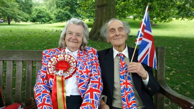 Margaret Tiler and David Jones from Wembley, London, are getting ready for "The Patron's Lunch" celebrations for The Queen"s 90th birthday at The Mall