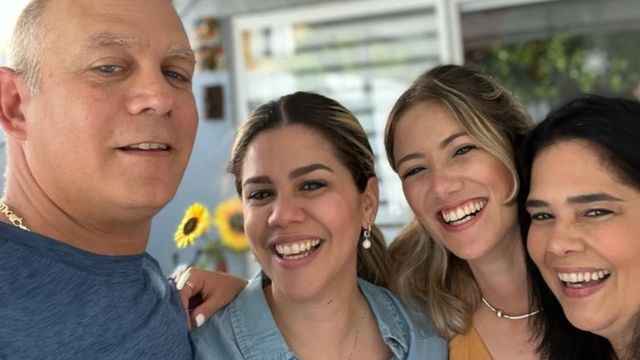 Diana, cubana que se reencuentra con su familia en Miami