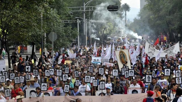 Marcha por Ayotzinapa