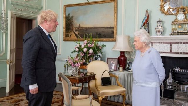 约翰逊首相当面觐见女王直到今年6月才恢复举行。(photo:BBC)
