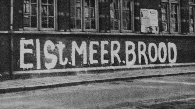 Grafiti "Pidamos más pan", 1944.