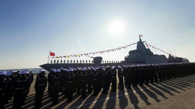 2020年初中国海军第一艘055型驱逐舰南昌号服役。美国国会报告指中国海军舰艇数量几年前就超过了美国海军(photo:BBC)