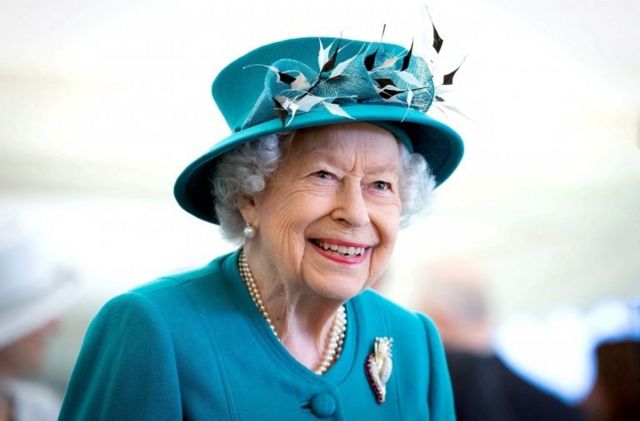 Britain"s Queen Elizabeth visits the Edinburgh Climate Change Institute at the University of Edinburgh, as part of her traditional trip to Scotland for Holyrood Week, in Edinburgh, Scotland, Britain July 1, 2021.