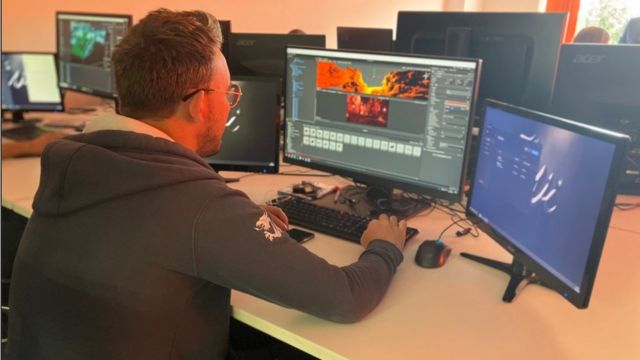 Gaming: Firm that worked on Fortnite to open Wales office - BBC News