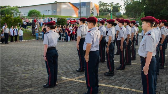 PDF) A Militarização Como Política De Educação Pública Brasileira: O  Programa Nacional Das Escolas Cívico-Militares