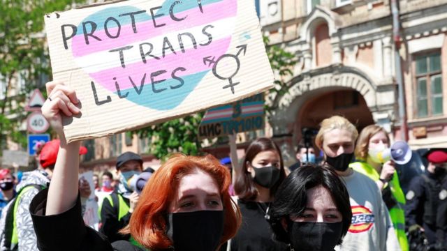 Manifestación por los derechos de las personas transgénero en Ucrania, mayo de 2021