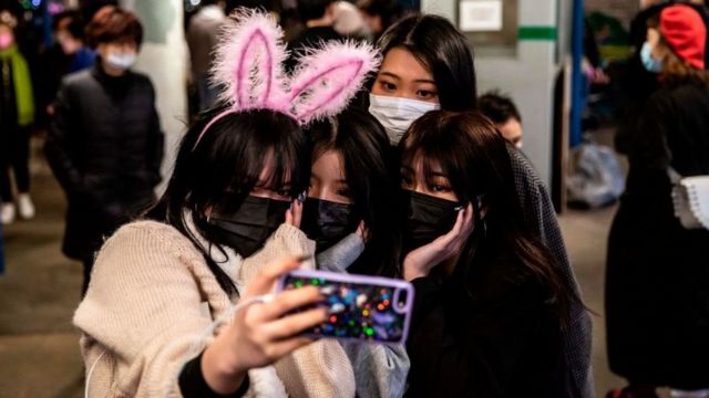 Chinese girls take a selfie