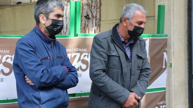 əlillik pensiyası kəsilənlər Bakıdakı Respublika Əlillərin Bərpa Mərkəzinin qarşısında