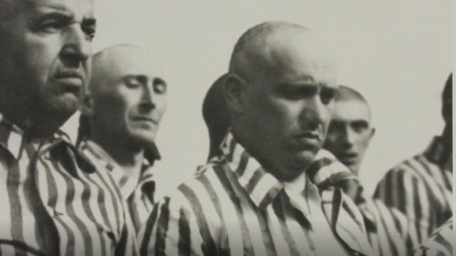 Więźniowie Auschwitz.