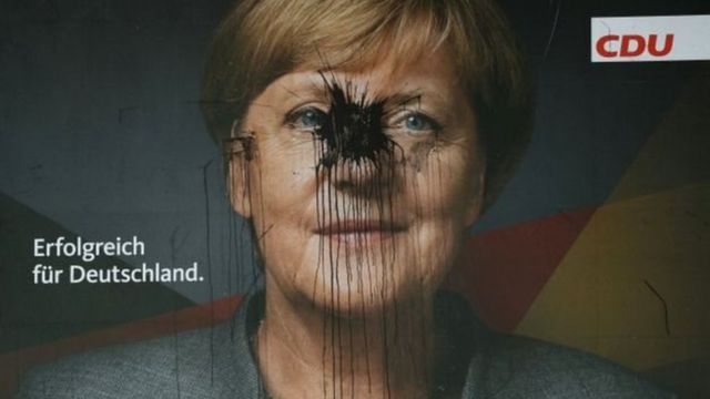 Cả bà Merkel và đảng AfD đều gây chia rẽ ý kiến cử tri về chính sách nhập cư