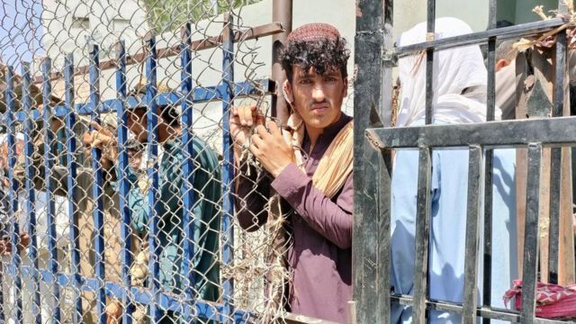 افغانها در مرز پاکستان و تلاش برای عبور