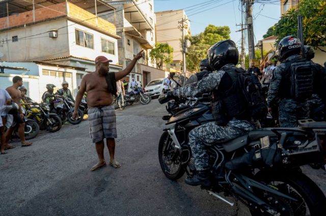 Rio de Janeiro'daki bir gecekondu mahallesine düzenlenen polis baskını