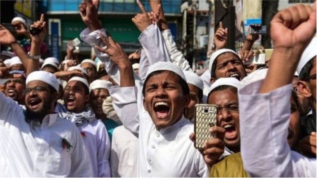 রোববার ঢাকায় কওমী মাদ্রাসার ছয়টি বোর্ডের আয়োজনে মাদ্রাসা শিক্ষার্থী ও শিক্ষকরা শোকরানা মাহফিলে অংশ নিবেন যাতে প্রধান অতিথি থাকবেন প্রধানমন্ত্রী শেখ হাসিনা