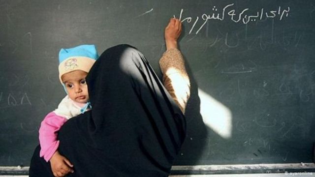 دو سال پیش وزارت رفاه، طی فراخوانی از زنانی که ازدواج فراملی داشتند، درخواست کرد تا کد ملی خود را به سامانه اعلام شده از سوی این وزارتخانه، ارسال کنند. آمار اعلام شده نشان می داد که حدود ۱۵ هزار زن ازدواج فراملی داشتهاند که حاصل آن ۴۹ هزار و ۹۶ فرزند فاقد مدارک هویتی بود
