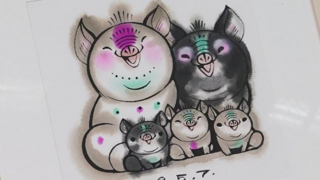 明年將會踏入豬年，中國郵政集團公司推出豬年特別版郵票，上面有兩隻大豬和三隻小豬