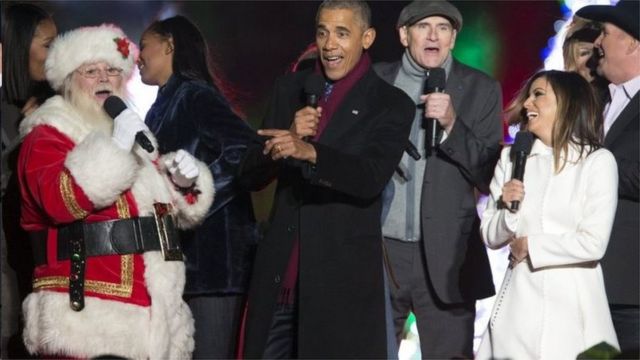 美國時任總統奧巴馬唱聖誕頌歌，2016年