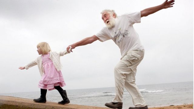 David Bellamy takes a walk with his granddaughter Tilly, 4, in 2007
