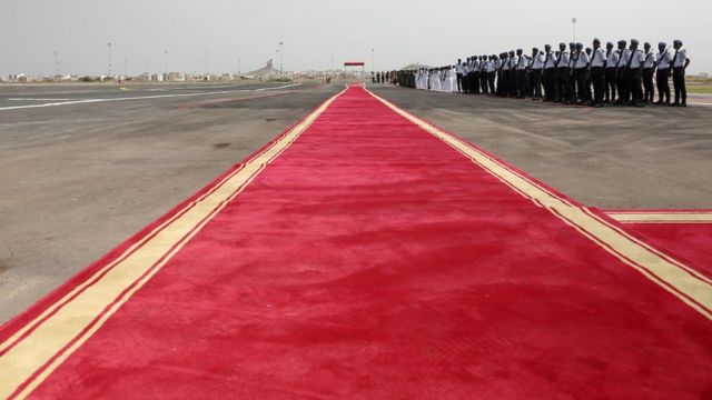 Зарядка для ума: как экономно разрезать ковролин, чтобы застелить ...