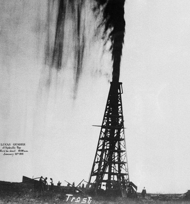 Uno de los reventones petroleros ocurridos en Texas a principios del siglo XX.
