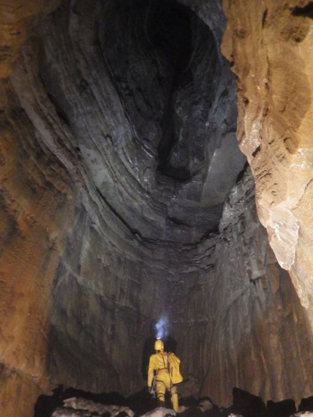 Спелеологи в пещере Вишневского