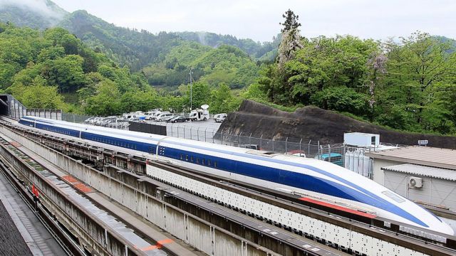 जापान की बुलेट ट्रेन