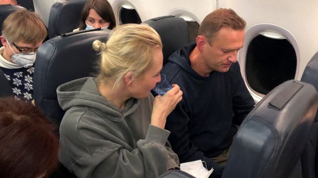 навальный в самолете