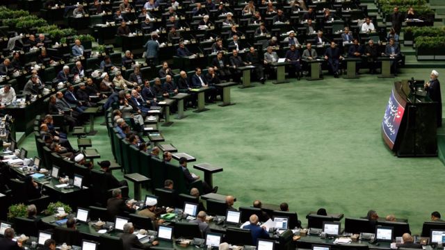 Presiden Iran Hassan Rouhani berbicara dalam sebuah sesi di parlemen di Tehran, Iran.