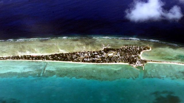 Кирибати - островное государство, расположенное на островах и атоллах в центральной и западной части Тихого океана