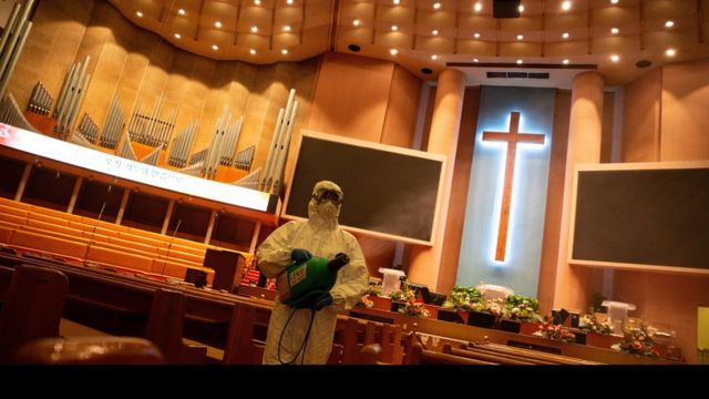 Дезинфекция церкви в Сеуле