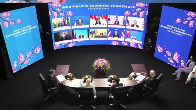 2022年，美国总统拜登创立印太经济架构，印度、日本、澳大利亚和印尼等13国都获邀加入，被认为是拜登政府“印太策略”的延伸，旨在试图抗衡中国在区域的实力。(photo:BBC)