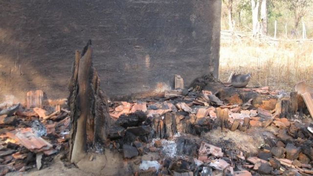 ताड़मेटला में आदिवासियों के जले घर