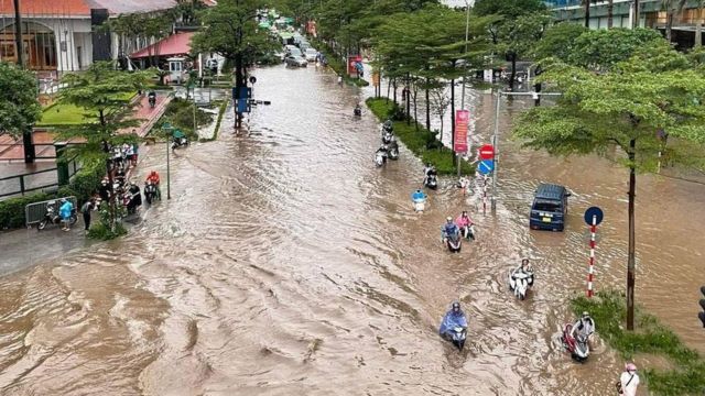 Việt Nam chống lụt lội: Lu, bể hay... đất? - BBC News Tiếng Việt